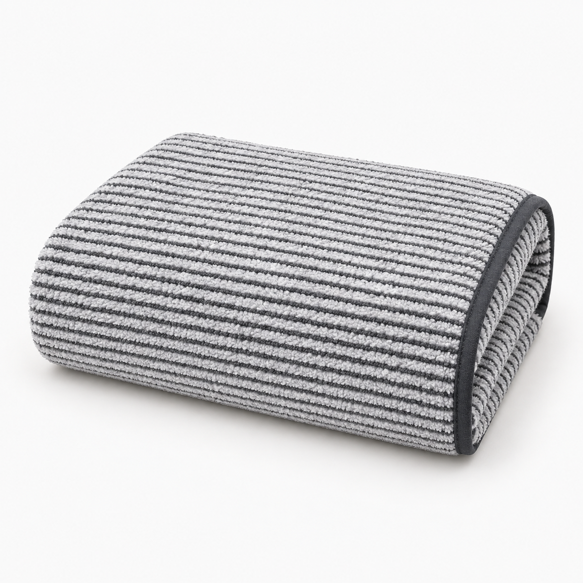 Serviette de bain grise à fines rayures