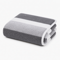 Serviette de bain à rayures contrastées